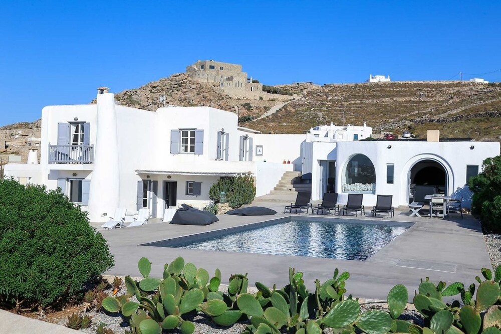 Villa Victoria by Mykonos Pearls — 4-Star Luxury Hotel in Mykonos, Greece