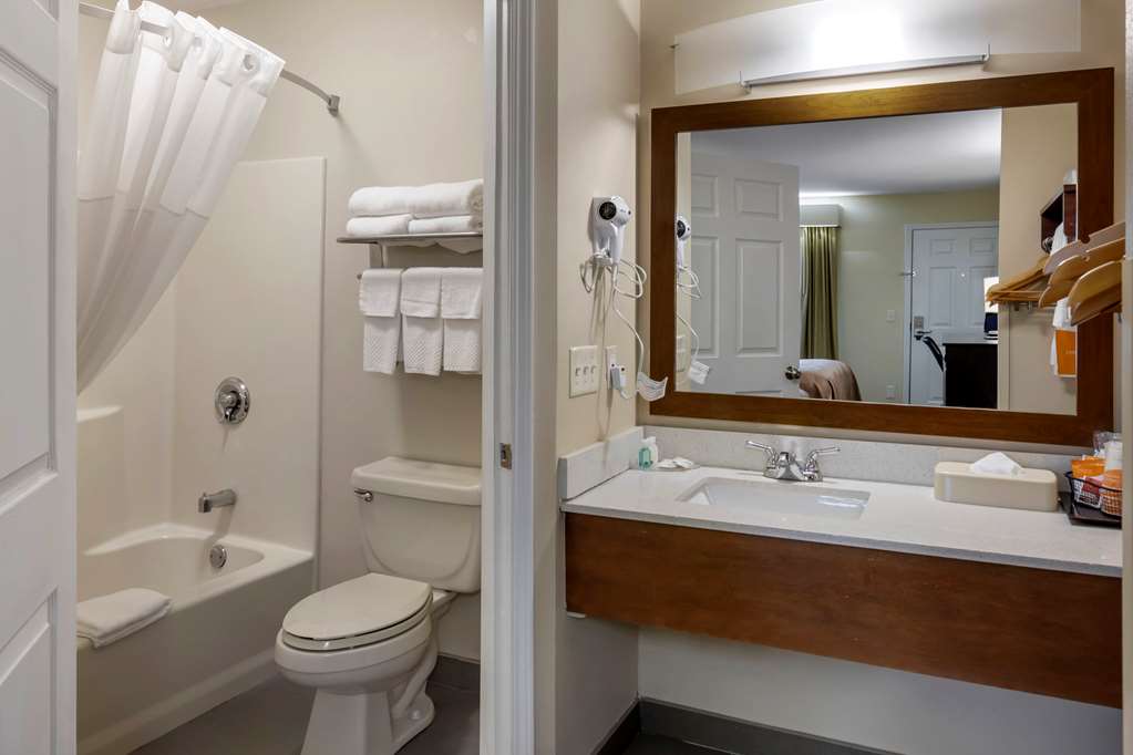Quality Inn Seneca Clemson Area US 123 - photo 24