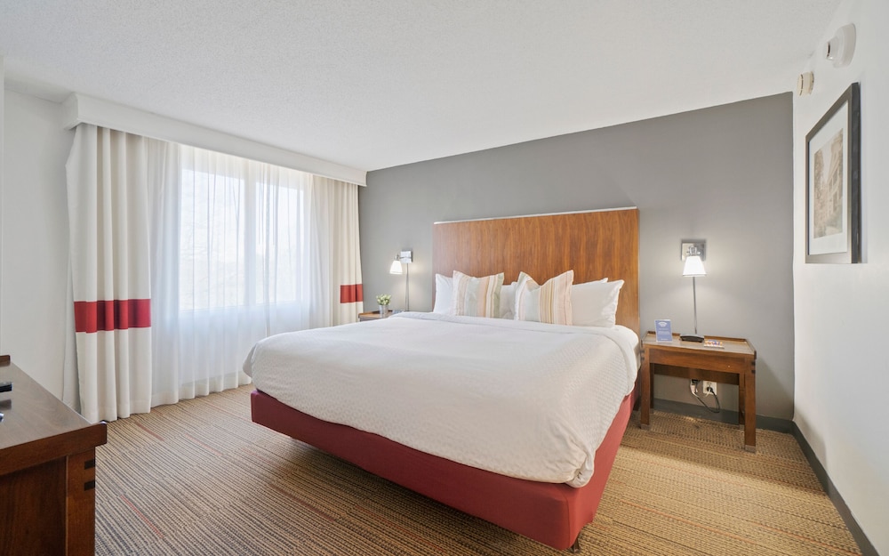 Four Points by Sheraton Charlotte - photo 11