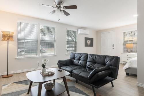 Calmont Guest House — 4-Star Luxury Hotel in Fort Worth, United States