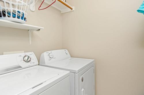 5 Buoys by Oak Island Accommodations - photo 28