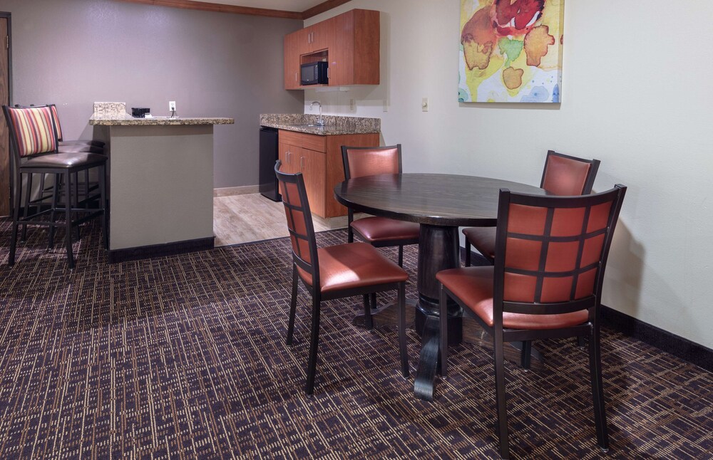 Best Western Wichita North Hotel and Suites - photo 28