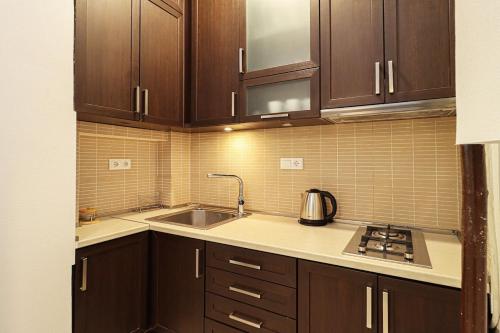 Stylish 3BR Apt near Mziuri Park By Wehost
