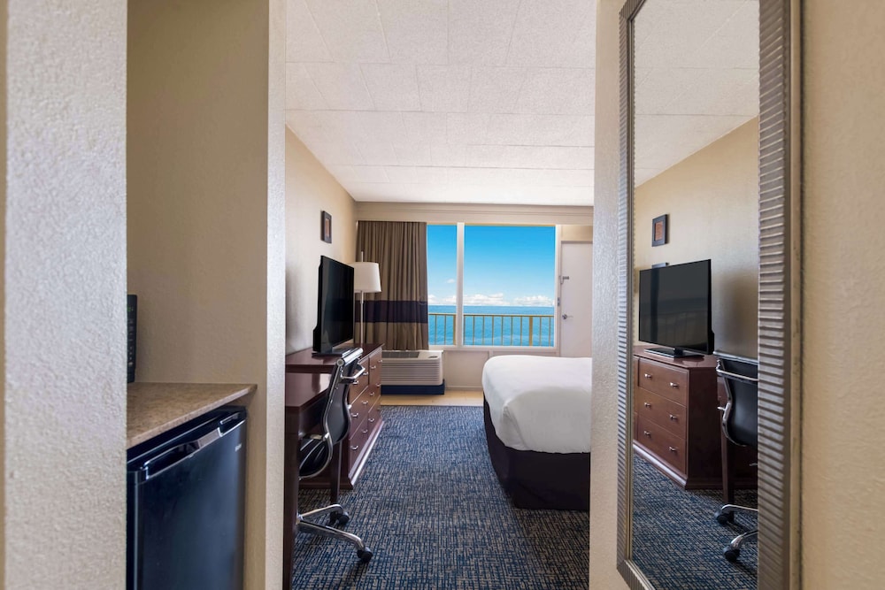 Comfort Inn South Oceanfront - photo 21