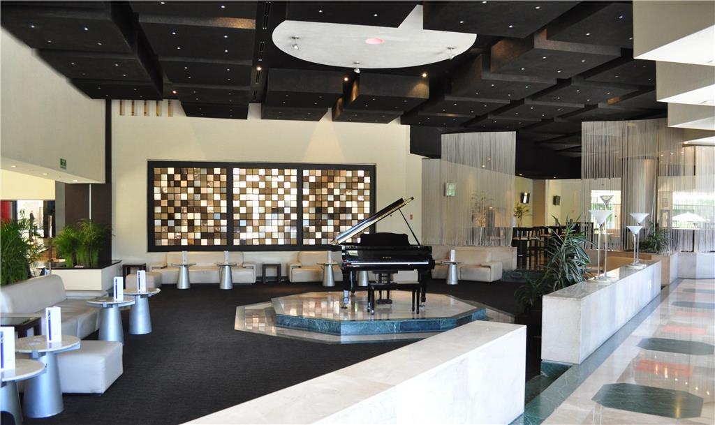 LOBBY BAR