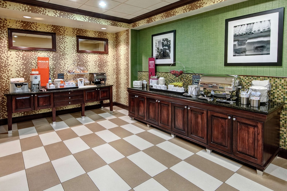 Hampton Inn Cambridge - photo 35