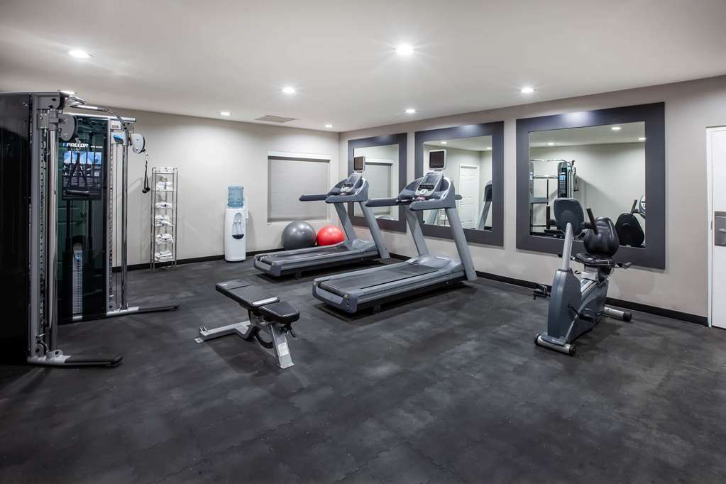 La Quinta Inn & Suites by Wyndham Lubbock North - photo 7