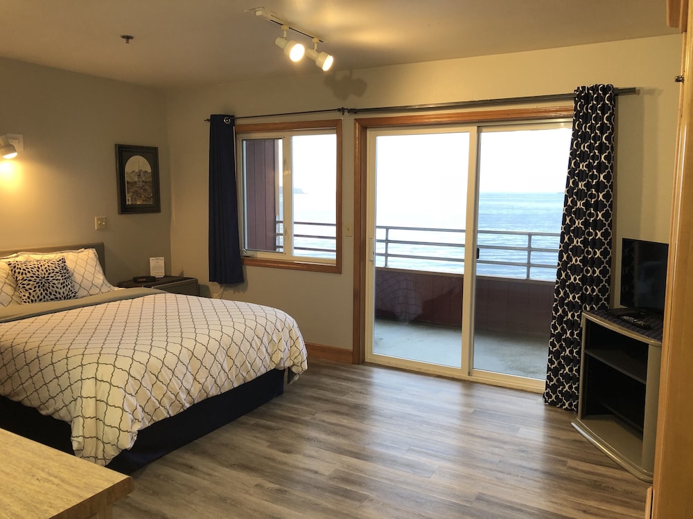 Cascade Creek Inn & Charters - photo 23