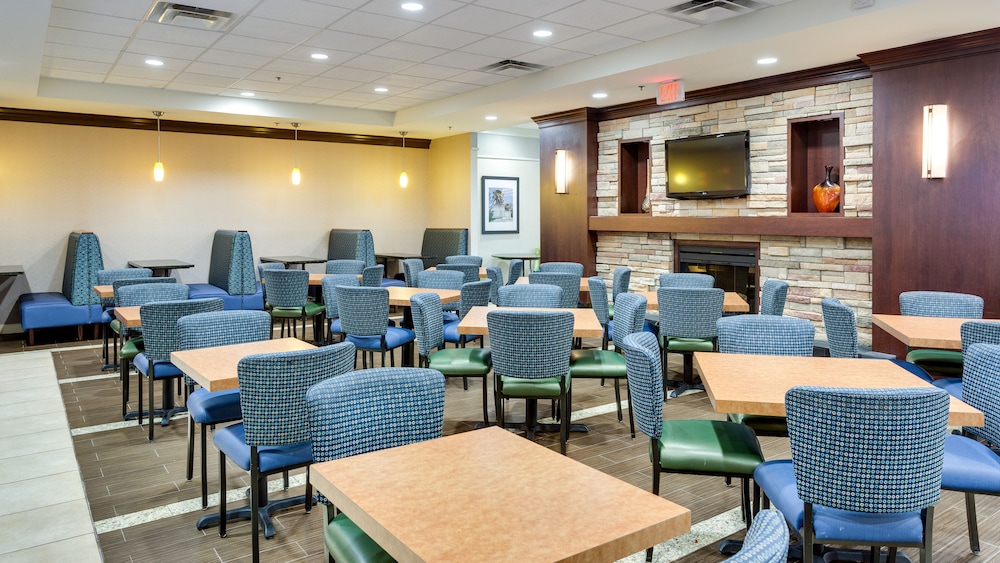 Holiday Inn Express Washington DC SW Springfield - photo 21