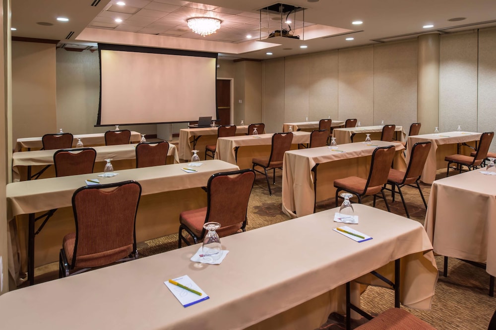 Hilton Garden Inn Detroit Southfield MI - photo 76