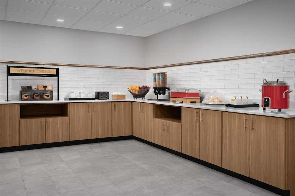 Hampton Inn & Suites Tupelo Barnes Crossing - photo 32