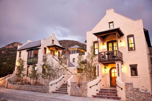 South Main Residences by Surf Hotel - photo 3