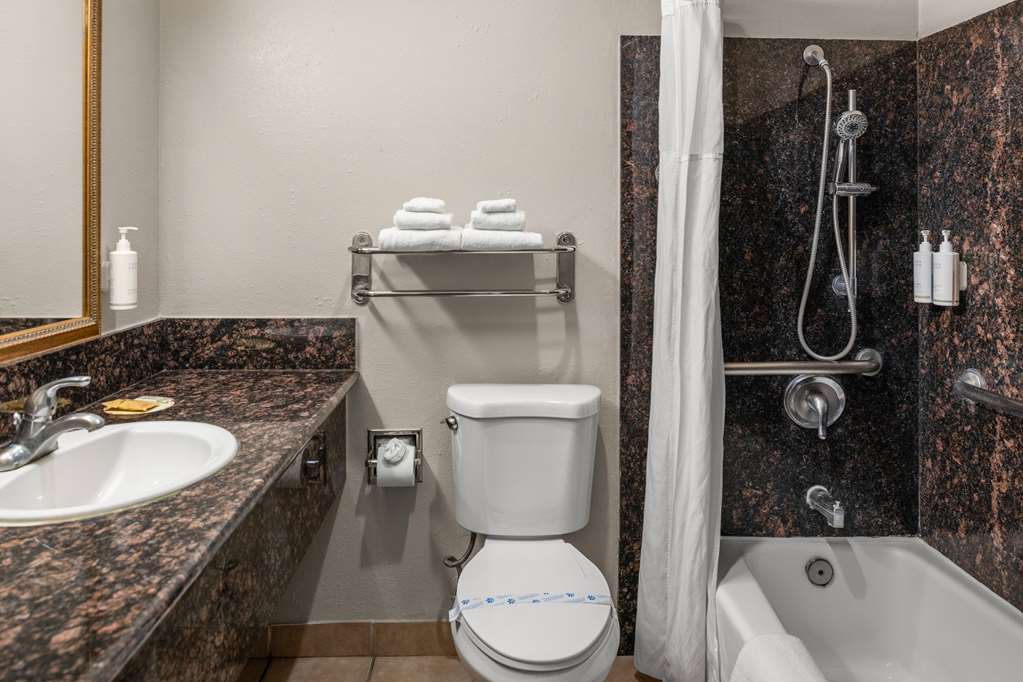 Days Inn & Suites by Wyndham Artesia - photo 40