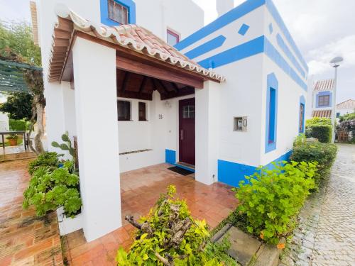 Villa Dunn Mar V3 By Yha — 4-Star Luxury Hotel in Cabanas De Tavira, Portugal