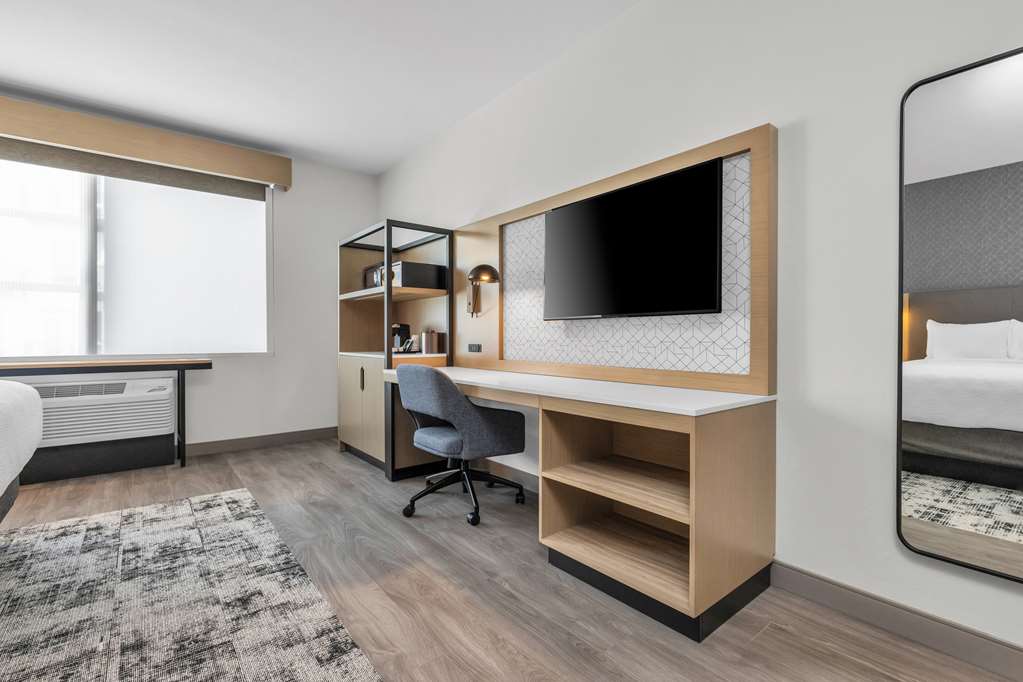 La Quinta Inn & Suites by Wyndham San Jose Airport Downtown - photo 56