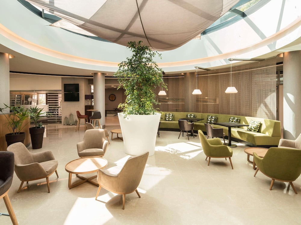 Mercure Porto Gaia Hotel — 4-Star Luxury Hotel in Vila Nova De Gaia, Portugal