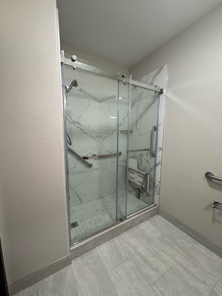 Red Roof Inn & Suites Lake Charles - photo 18