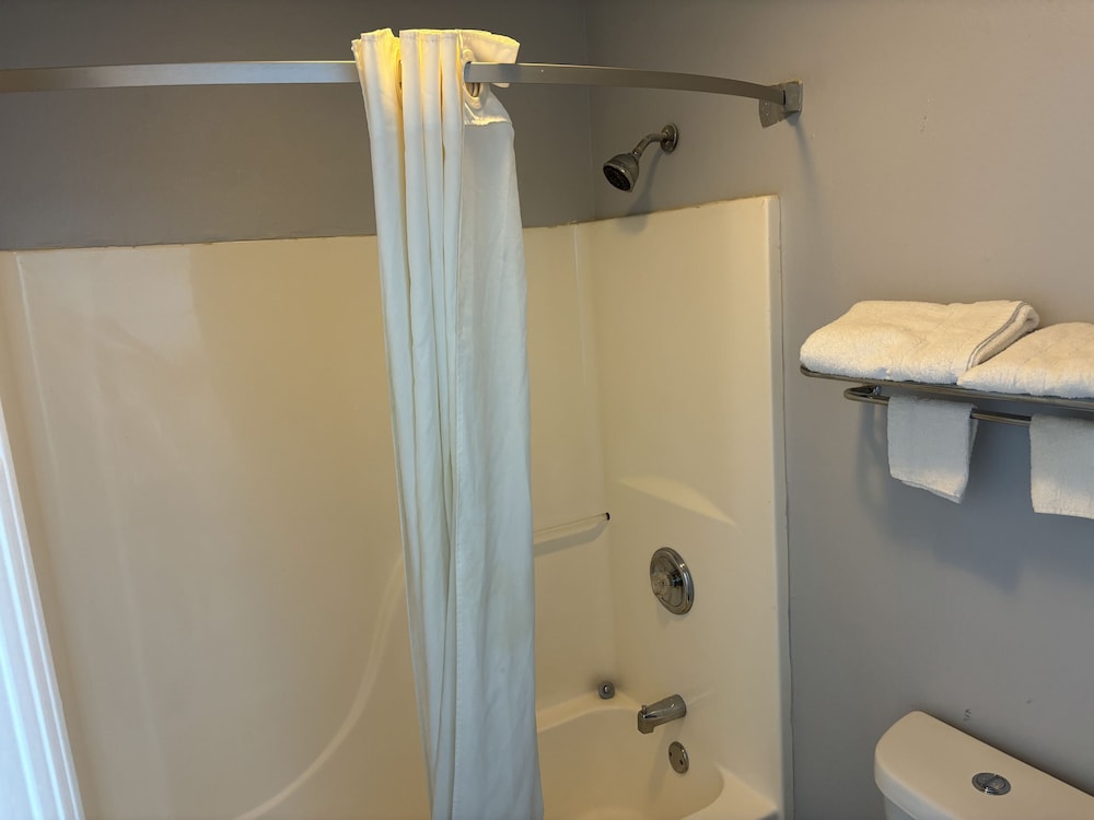 Clairmont Inn - photo 14