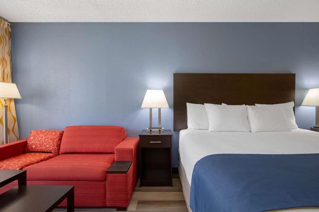 Days Inn by Wyndham Greensboro Airport - photo 20