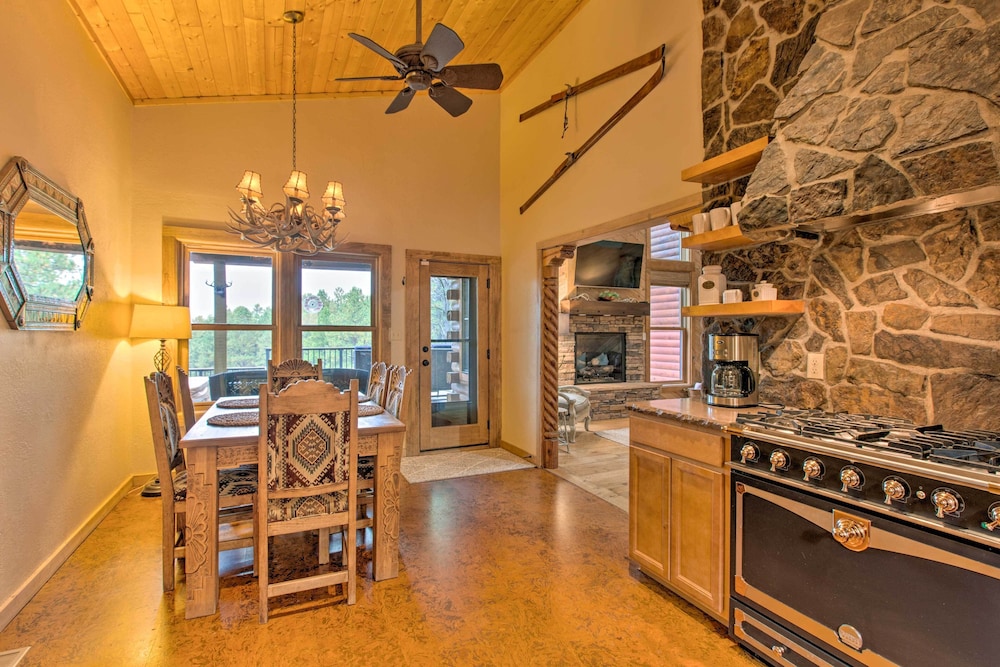 Blue Spruce Cabin with Hot Tub And Resort Amenities - photo 18