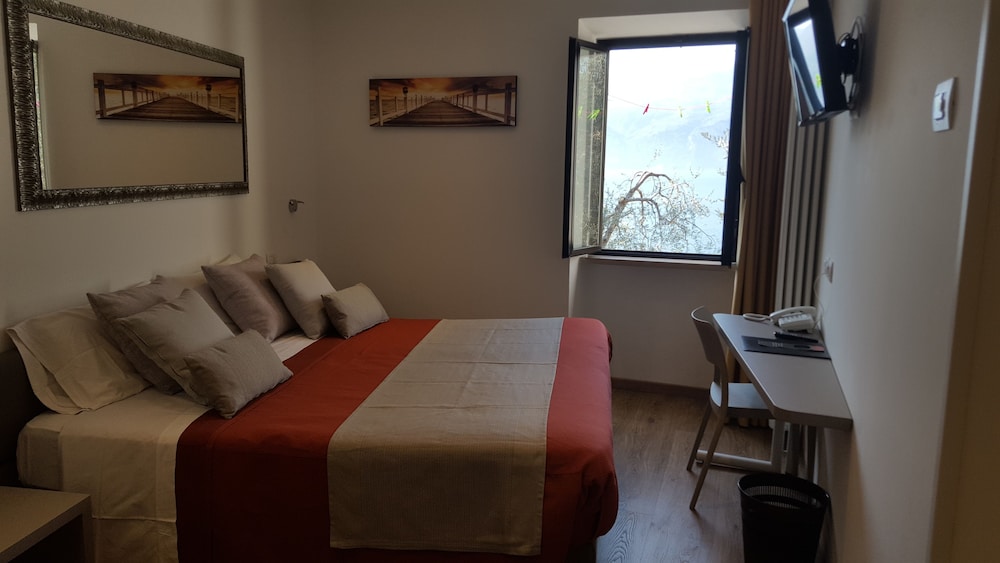 Albergo Pace — Brenzone — photo 2