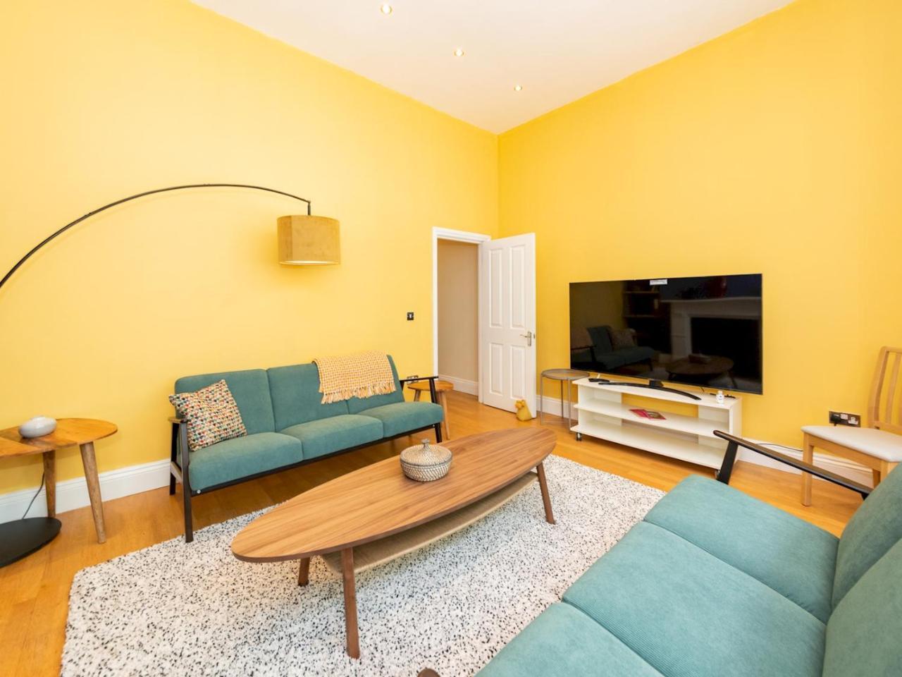 Pass the Keys Newly Renovated Stylish 2br Flat in Town Centre in Reading, United Kingdom