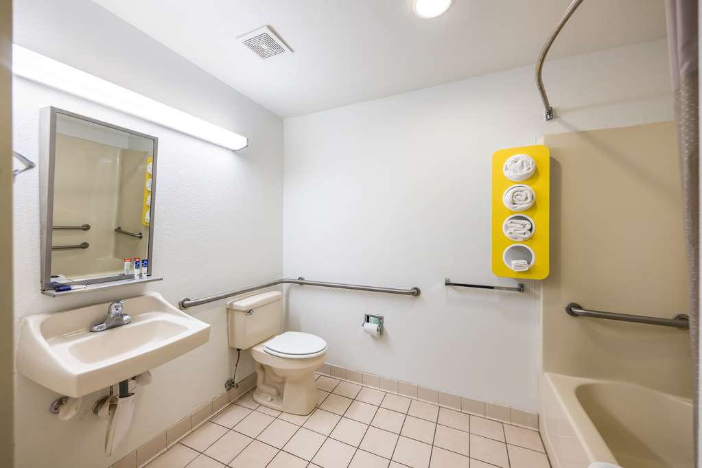 Americas Best Value Inn & Suites Brunswick - photo 9
