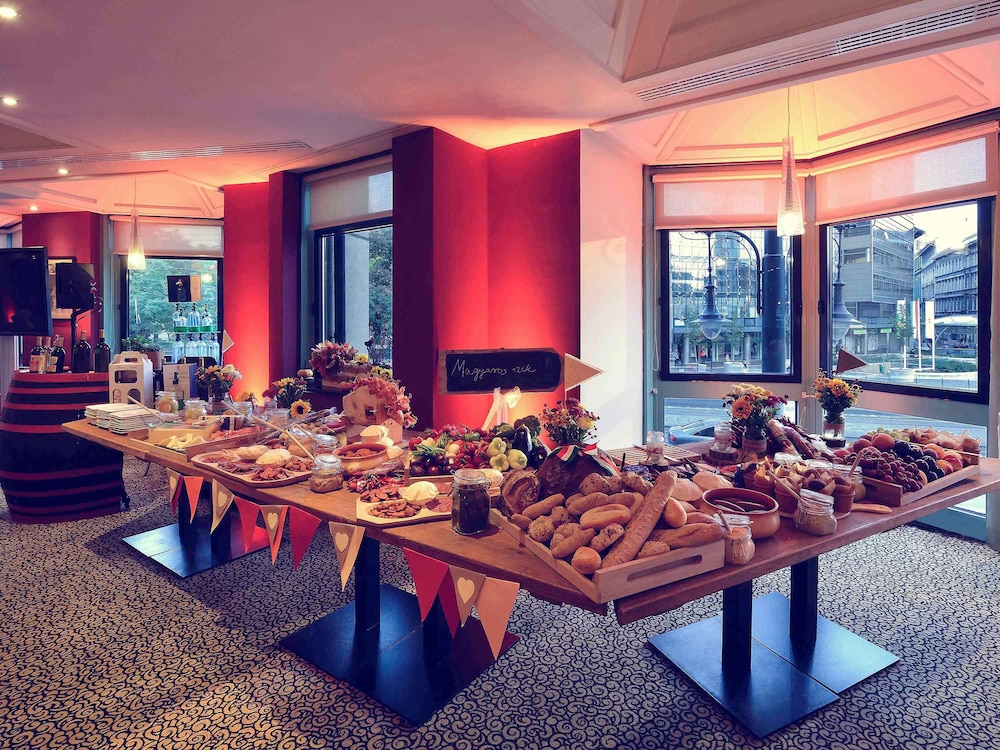 מזון ומשקאות