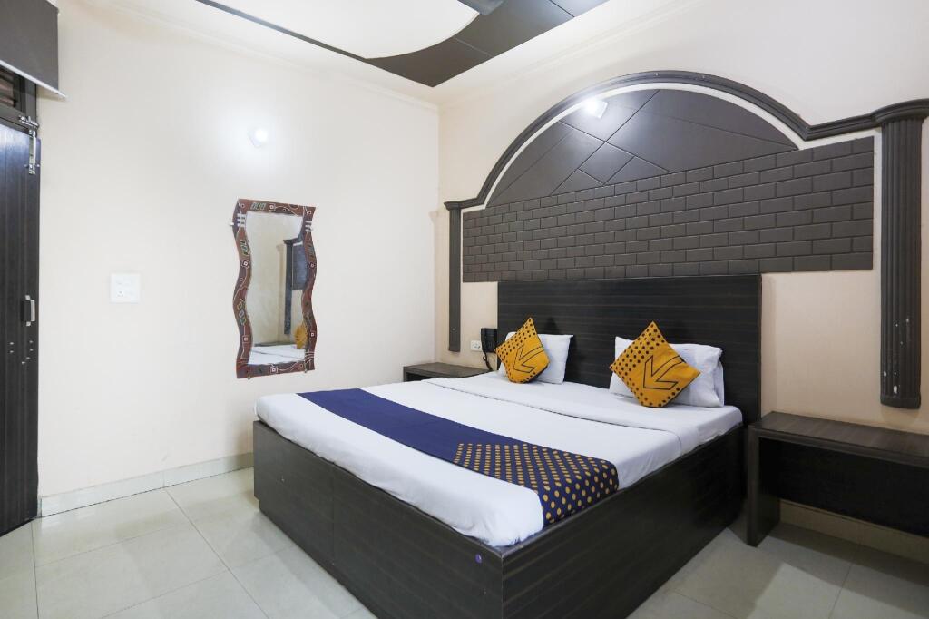 SPOT ON 74292 Hotel Ghaziabad International in Ghaziabad, India