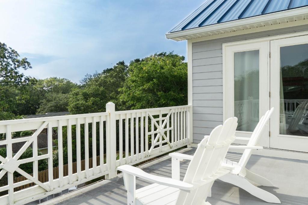 Time Stands Still by Oak Island Accommodations - photo 13