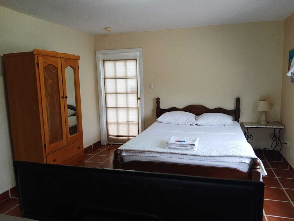 Bamboleo Inn Belize — Belize City — photo 5