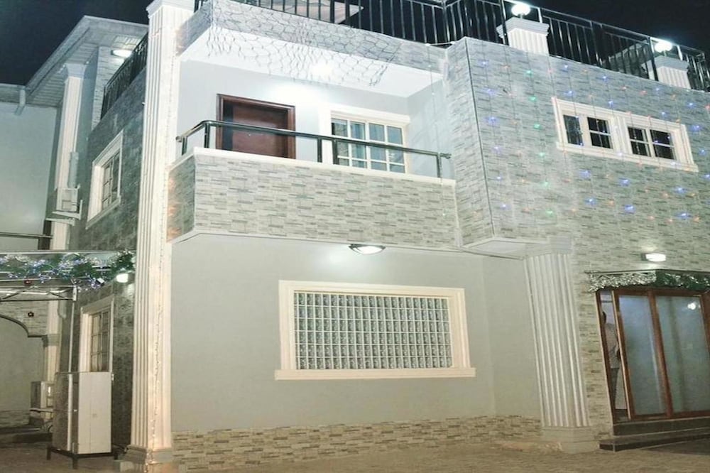 Platinum Inn Gee Hotel