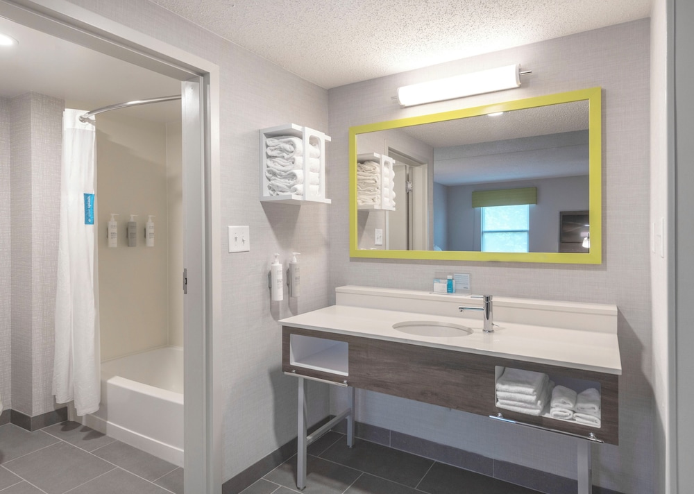Hampton Inn & Suites Burlington NC - photo 29