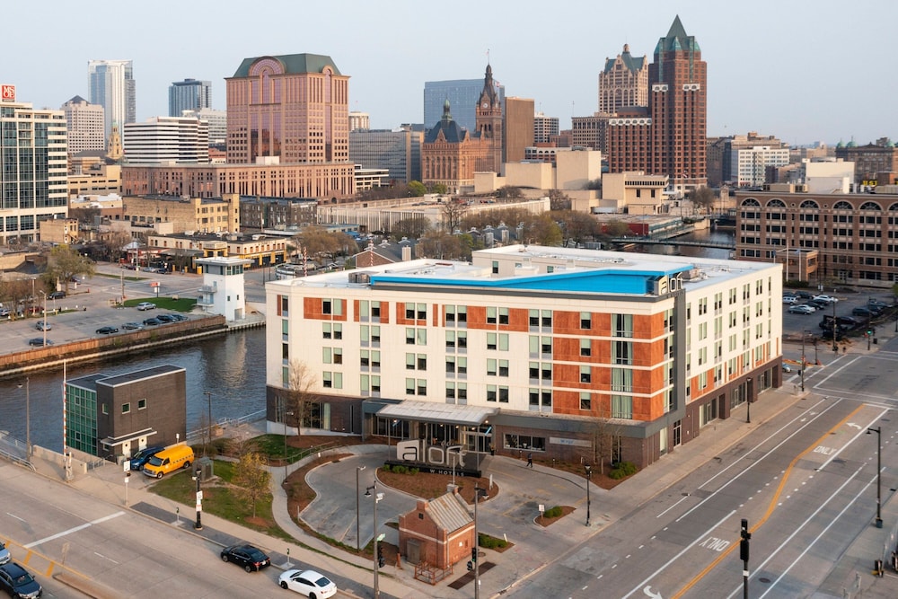 Aloft Milwaukee Downtown - photo 62