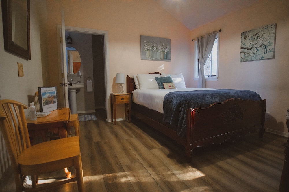 Tucker Peak Lodge - photo 17