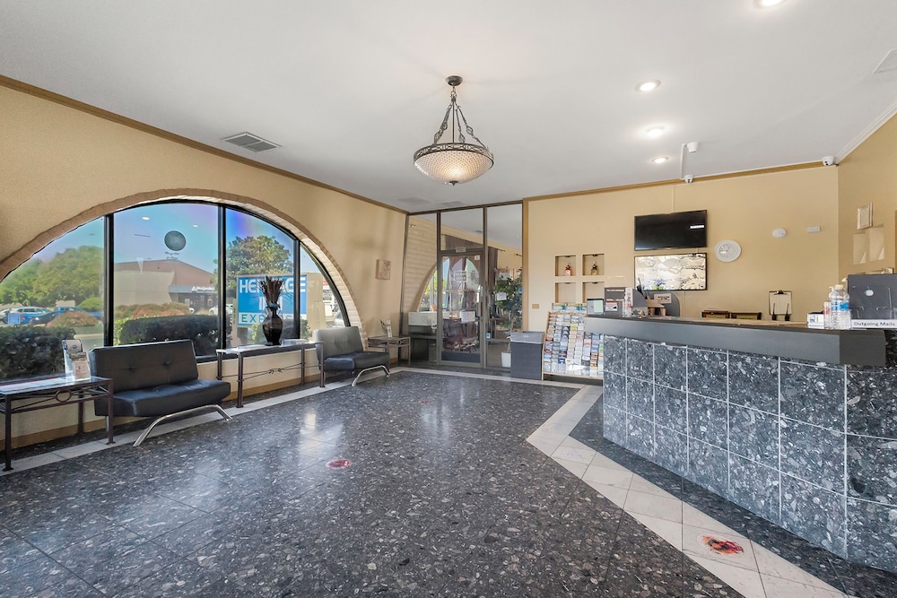 Heritage Inn Express Roseville - photo 2