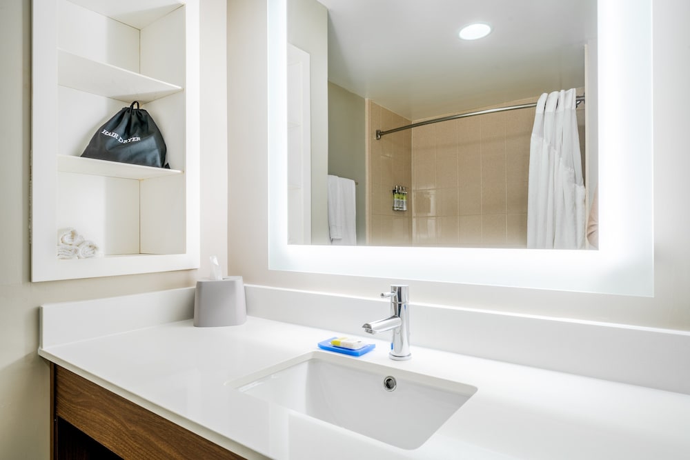 Holiday Inn Express Hotel & Suites Tappahannock by IHG - photo 14