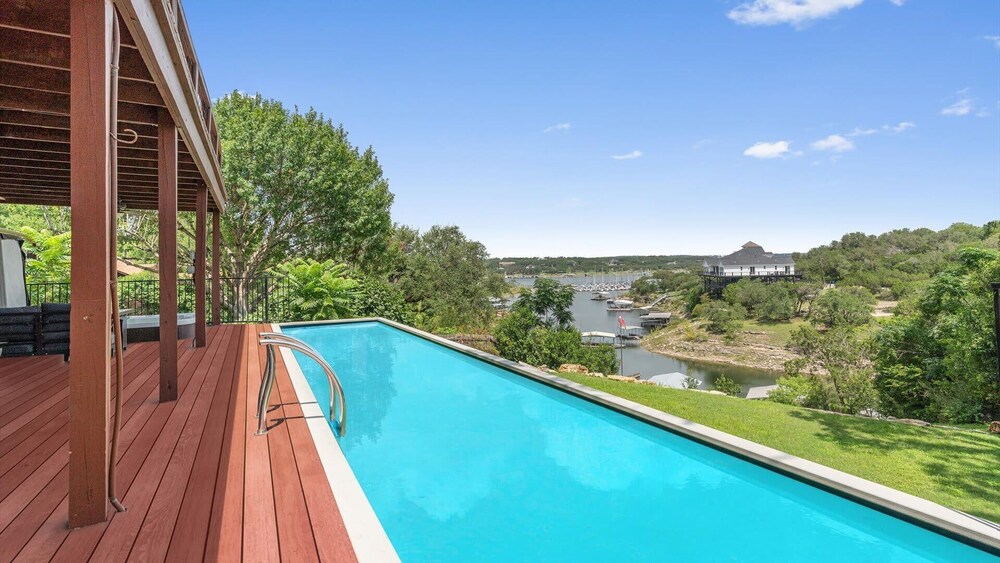 Large 6br Lakefront Home With Private Pool And Views 20102195 — Lakeway