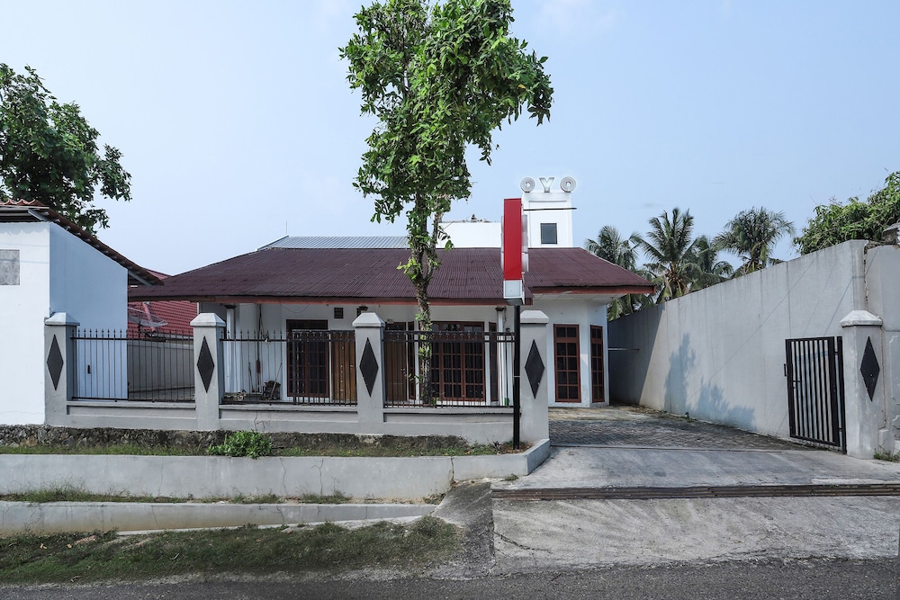 Hotel O Bungo Guest House in Jambi City, Indonesia