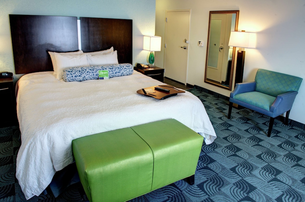 Hampton Inn & Suites Dallas Lewisville Vista Ridge Mall TX - photo 16
