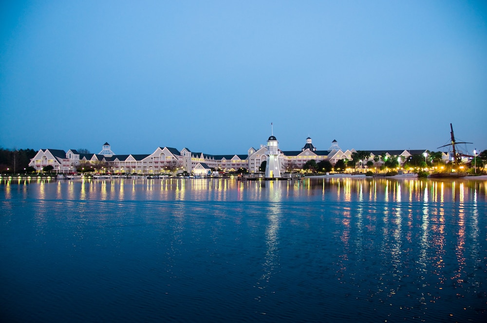 Disney's Yacht Club Resort - photo 28