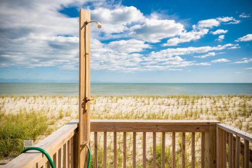 Chill'ax Inn by Oak Island Accommodations - photo 9