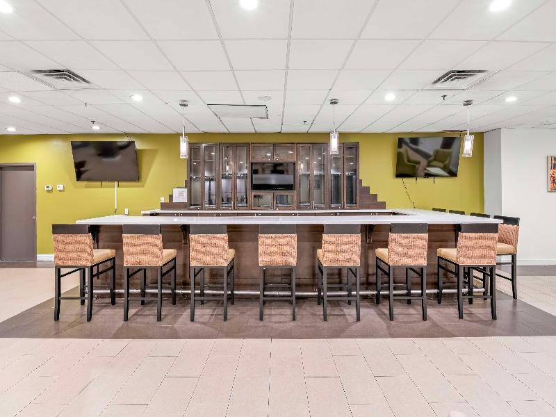 Ramada Plaza Charlotte Airport Hotel and Conference Center - photo 24
