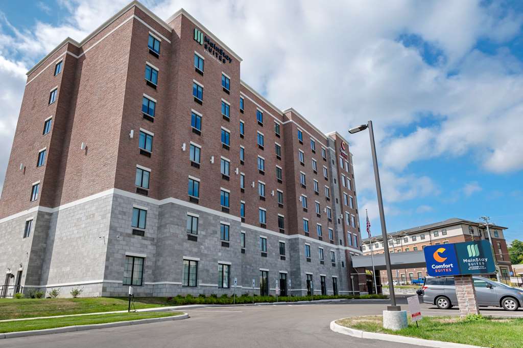 MainStay Suites Cincinnati University Uptown - photo 3