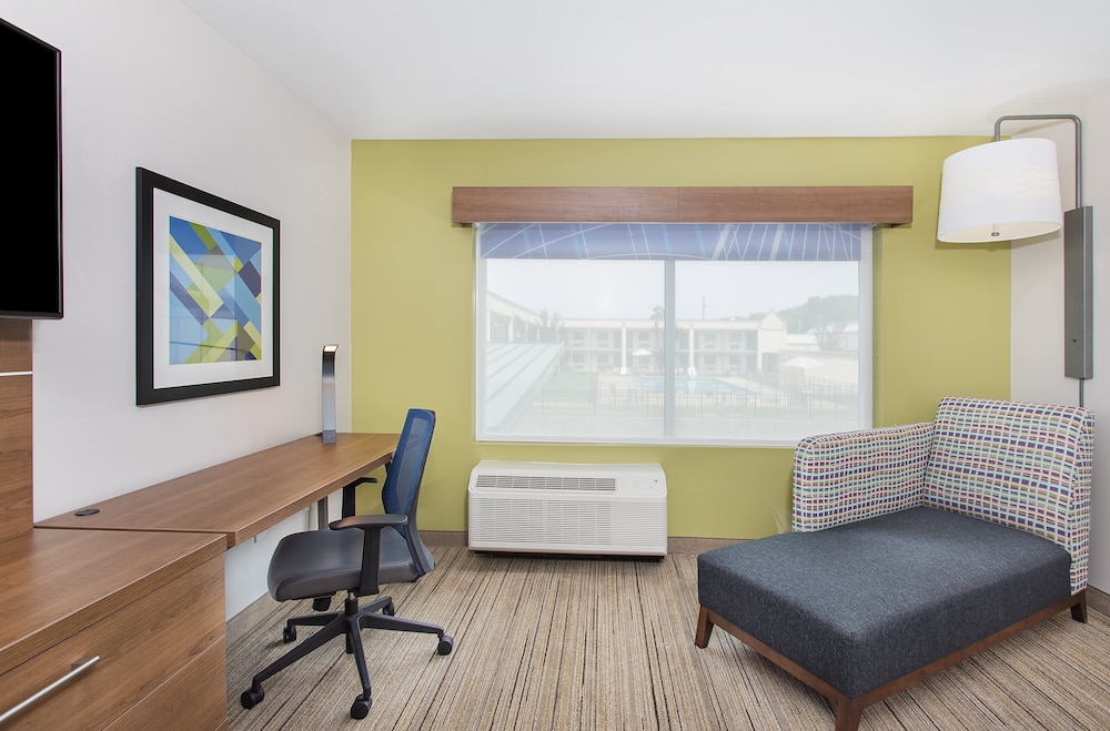 Holiday Inn Express Williamsburg by IHG - photo 25