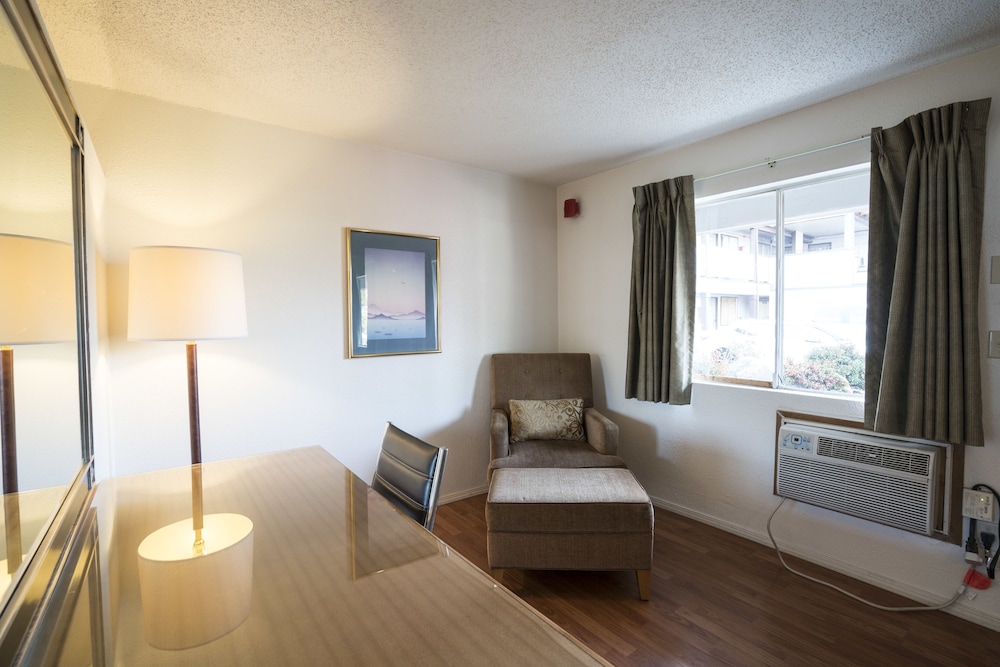 Seatac Inn - photo 22