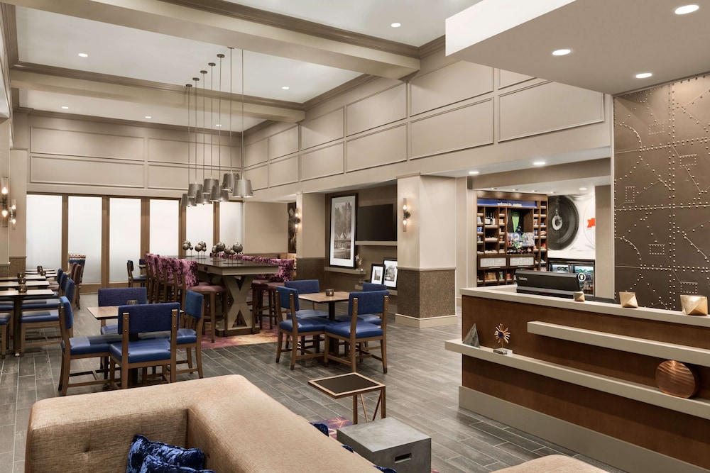 Hampton Inn & Suites Seattle Renton - photo 5