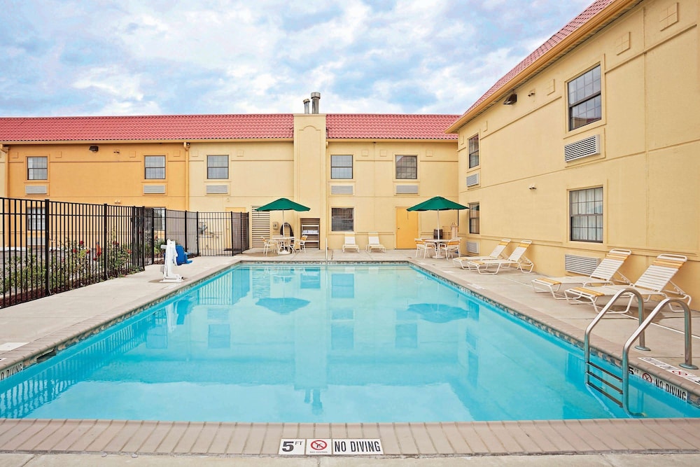 La Quinta Inn Merrillville - photo 7