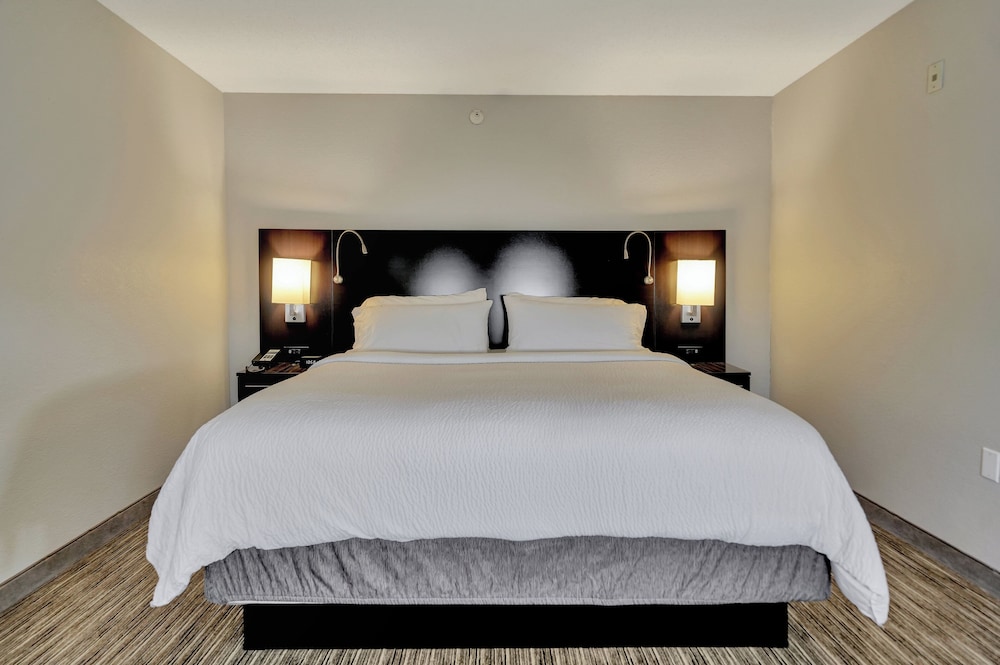 Holiday Inn Express Hotel & Suites Beatrice by IHG - photo 32