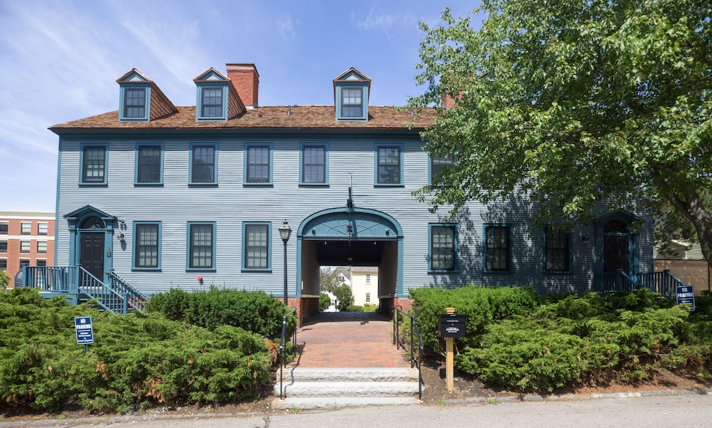 The Inn Downtown — Portsmouth